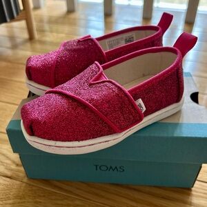 TOMS Kids Pink Glitter Slip-On Shoes *Size 6* NEW IN BOX